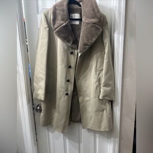 Very Vintage London Fog Winter Coat W/ Fur Collar Sz 42 Long - Excellent Cond!!
